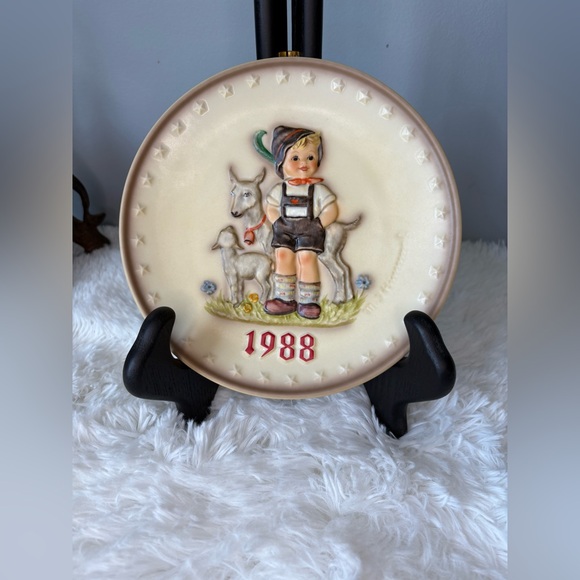 Hummel Other - Vintage 1988 M.J. Hummel "little Goat Herder" collectors Plate - Number 284
